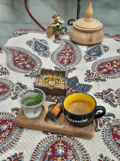 عکس کافه چوبی