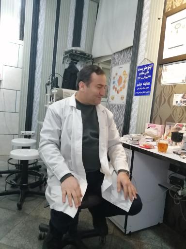 عکس اپتومتری و عینک مقدم