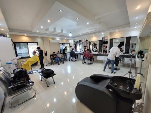 عکس آموزشگاه آرایشگر و پیرایشگر مردانه آیان