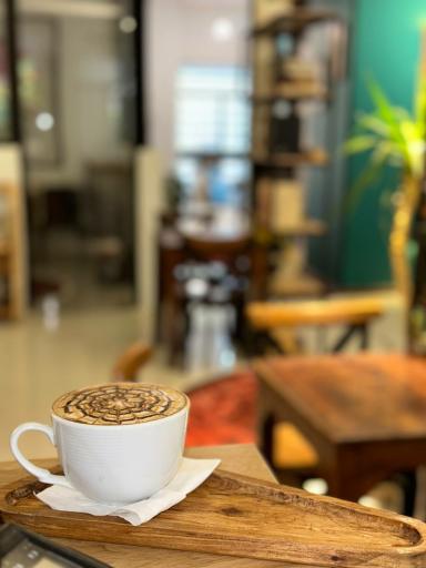 عکس کافه کتاب خورشید 