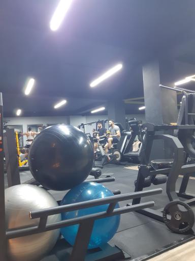 عکس باشگاه بدنسازی اپکس APEX