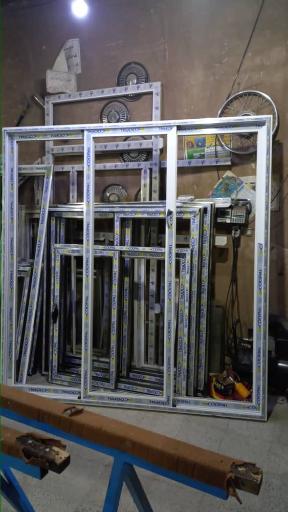 عکس کارخانه تولید شیشه دوجداره و آلومینیوم سینا