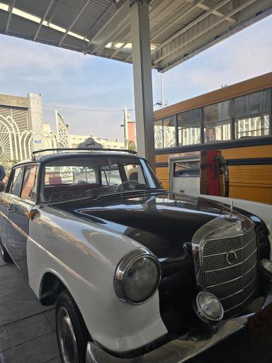 عکس موزه پمپ بنزین دروازه دولت