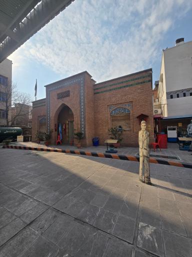 عکس موزه پمپ بنزین دروازه دولت