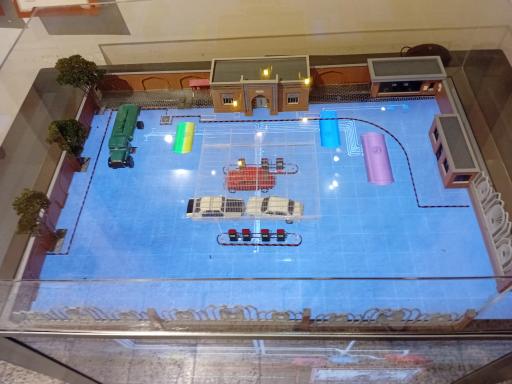 عکس موزه پمپ بنزین دروازه دولت