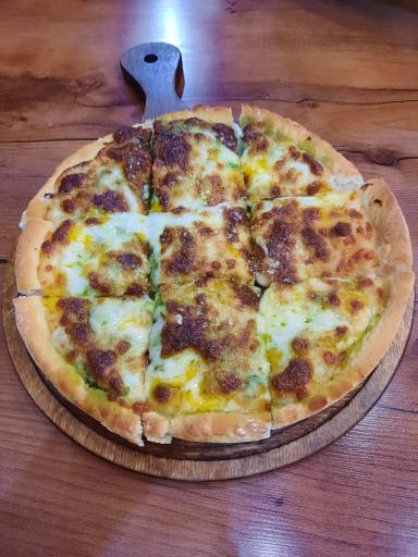 عکس پیتزا حاتم