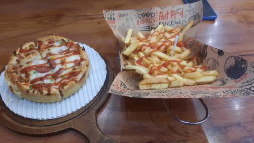 عکس پیتزا حاتم