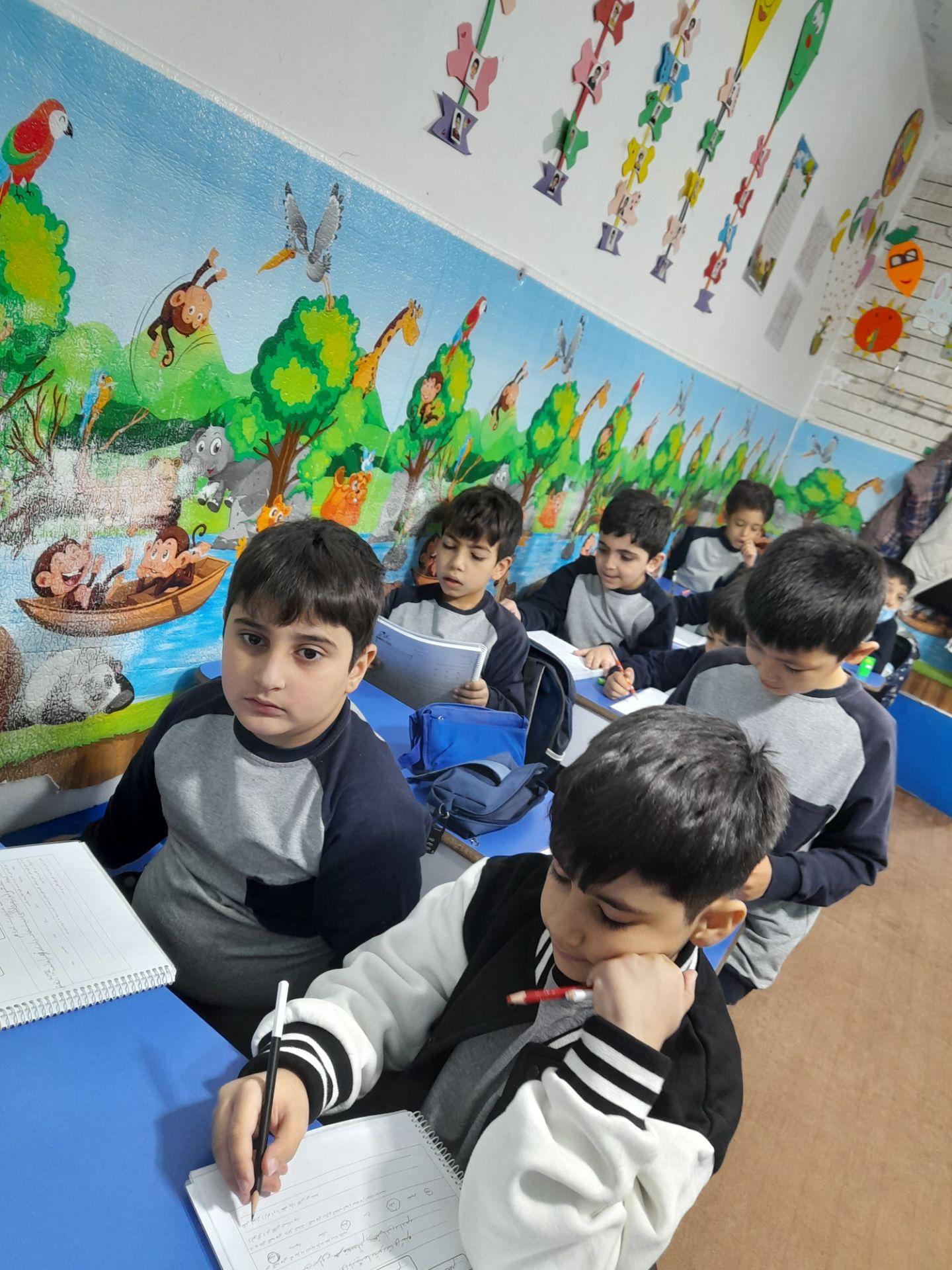 عکس پیش دبستانی و دبستان تمام هوشمند سلام نو 