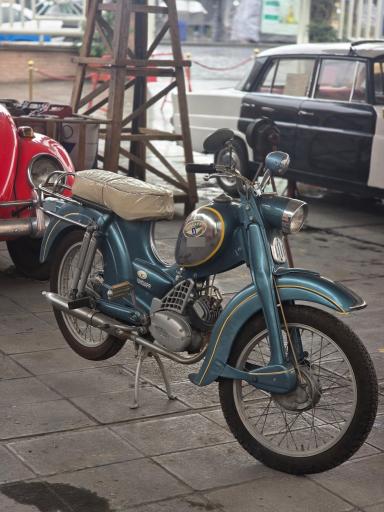 عکس موزه پمپ بنزین دروازه دولت