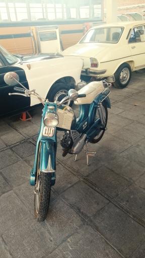 عکس موزه پمپ بنزین دروازه دولت