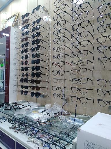 عینک دیپلمات