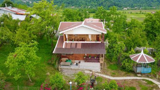 عکس کلبه چوبی سیروس نجفی 