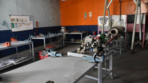 عکس هنرستان هوانوردی مجمع صنعت