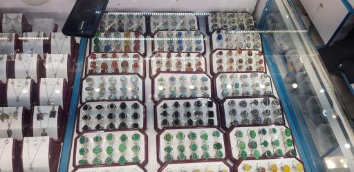 عکس بدلیجات و نقره جات و عطر حسینی