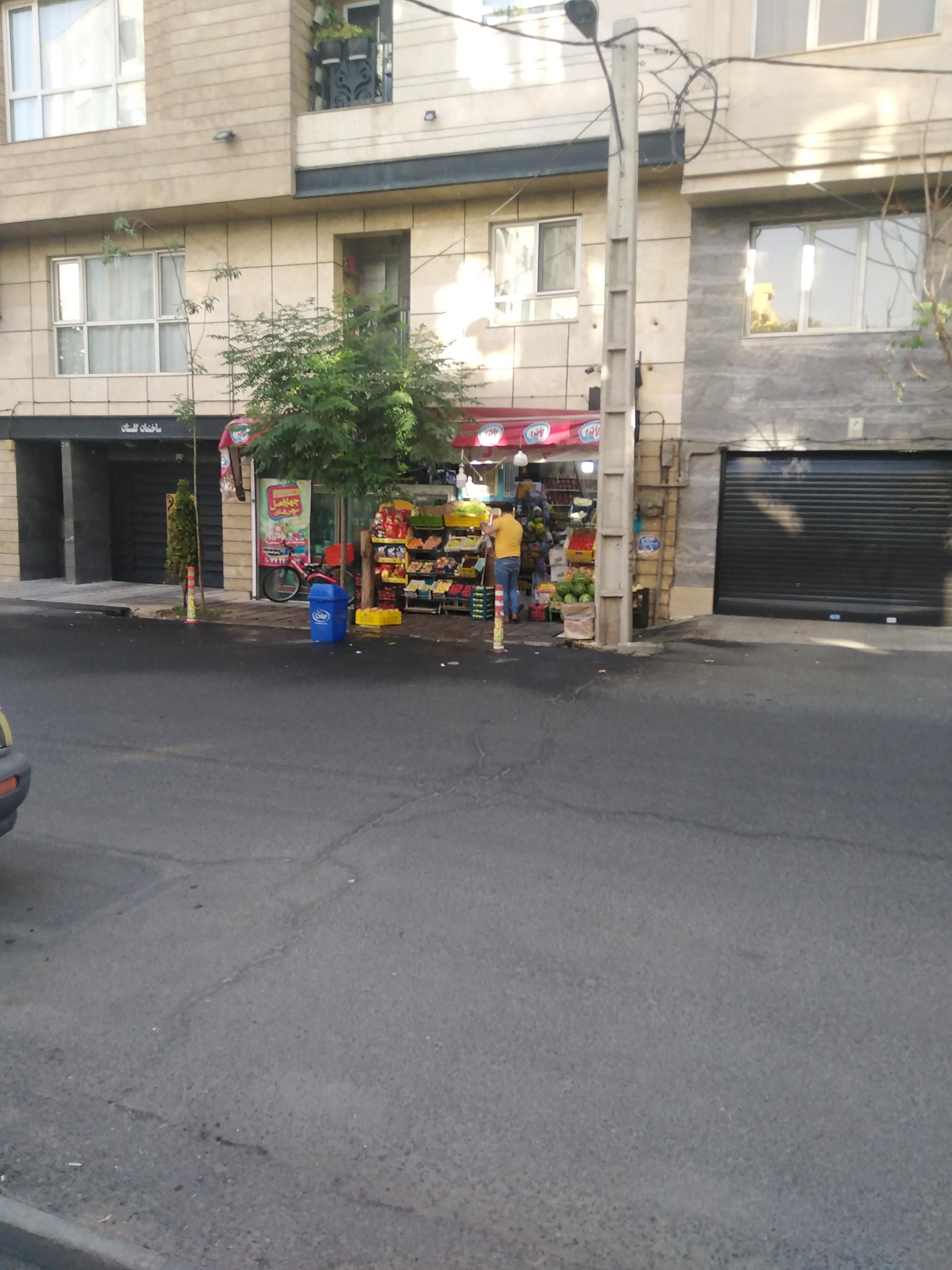 عکس سوپرمارکت چهارفصل