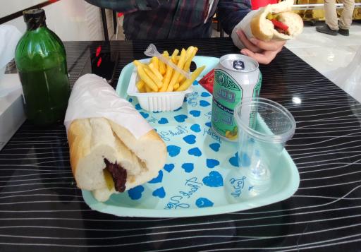 عکس ساندویچ عجیب (گلبرگ)