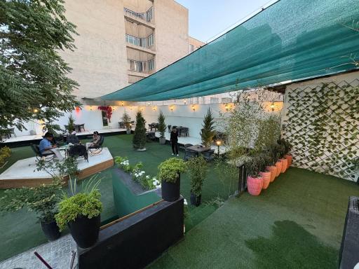 عکس کافه باغ لانیز