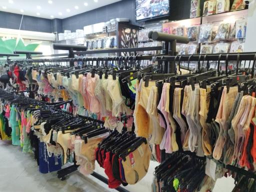 عکس فروشگاه زیروتن روتن 