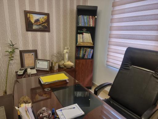 عکس دفتر وکالت دستانی