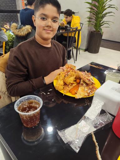 عکس فست فود سلف سرویس نامحدود فود هانتر