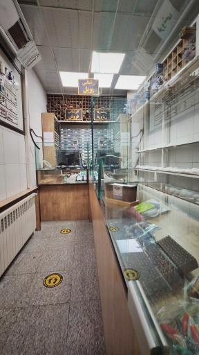 عکس جوان الکترونیک