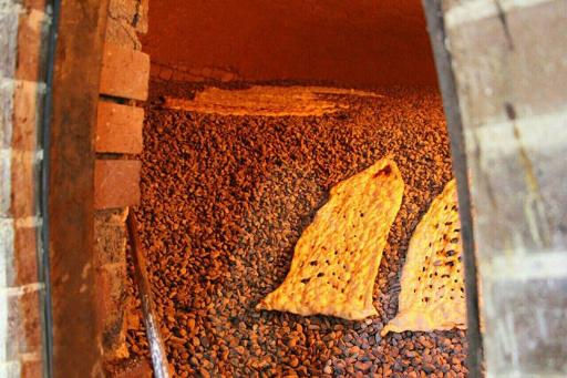 عکس نانوایی سنگک تنوری
