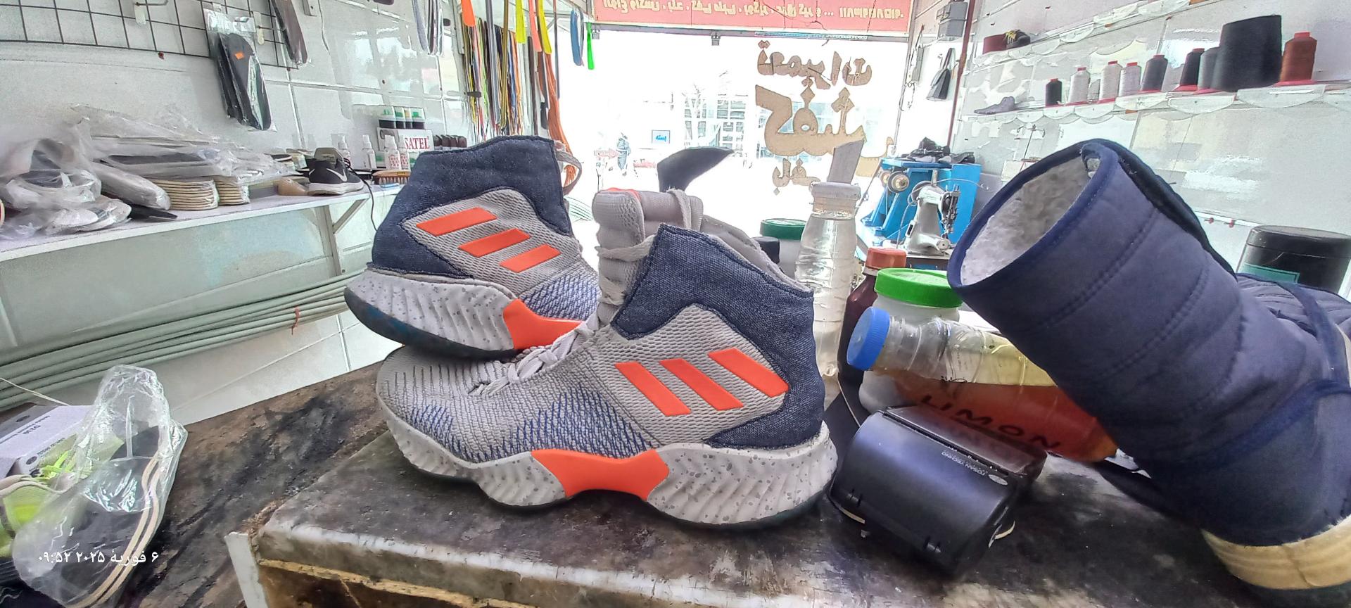 عکس تعمیرات تخصصی کفش و کیف