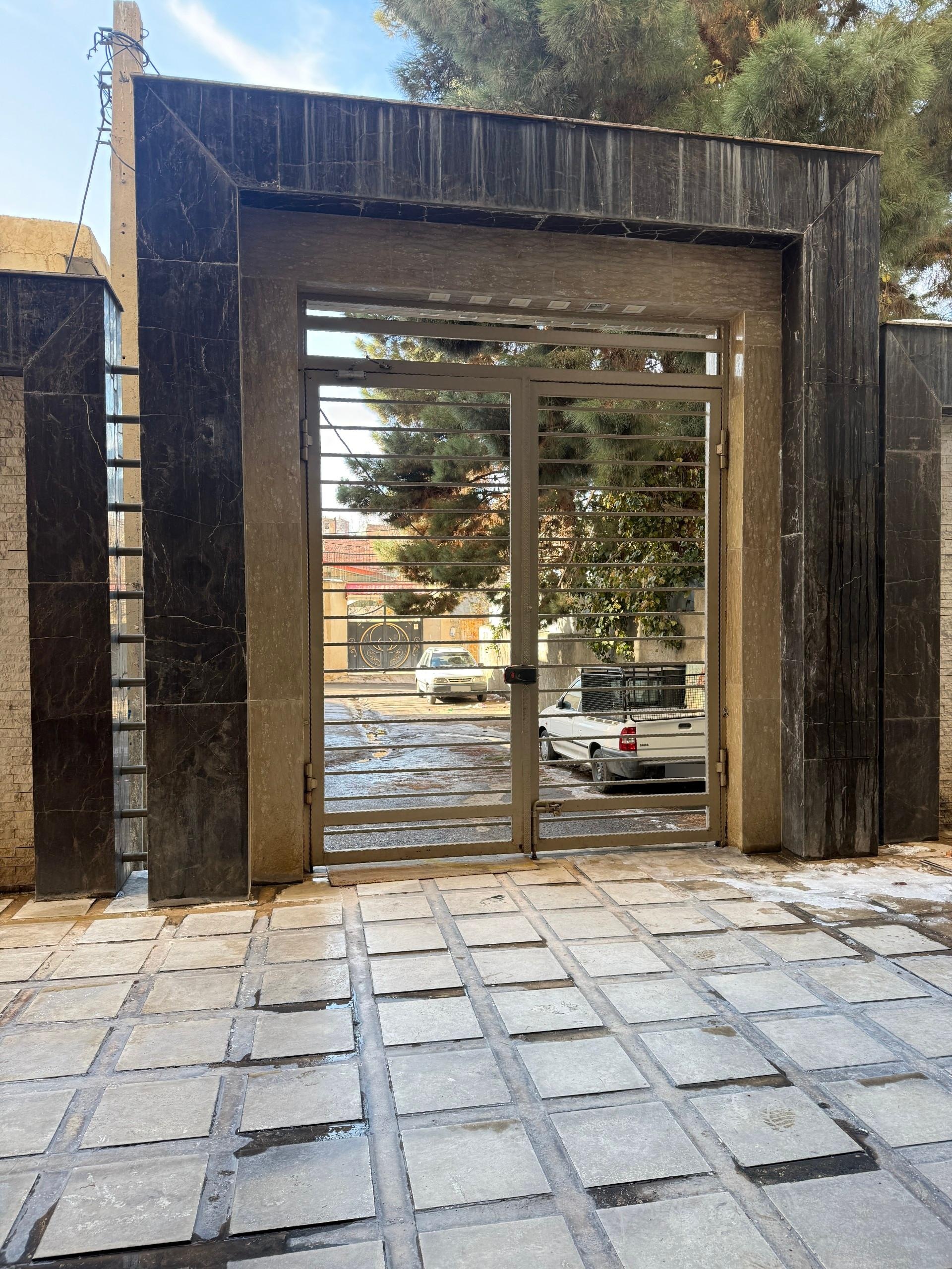 عکس برج مسکونی یزدان