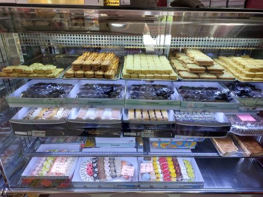 عکس قنادی گل مریم