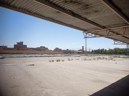 عکس پارکینگ کوروش ۳ دانشجویان