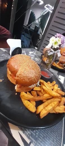 عکس کافه رستوران باریزو