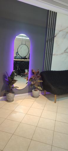 عکس سالن زیبایی رز طلایی 