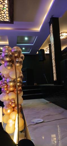 عکس رستوران خانوادگی باغچه رضا