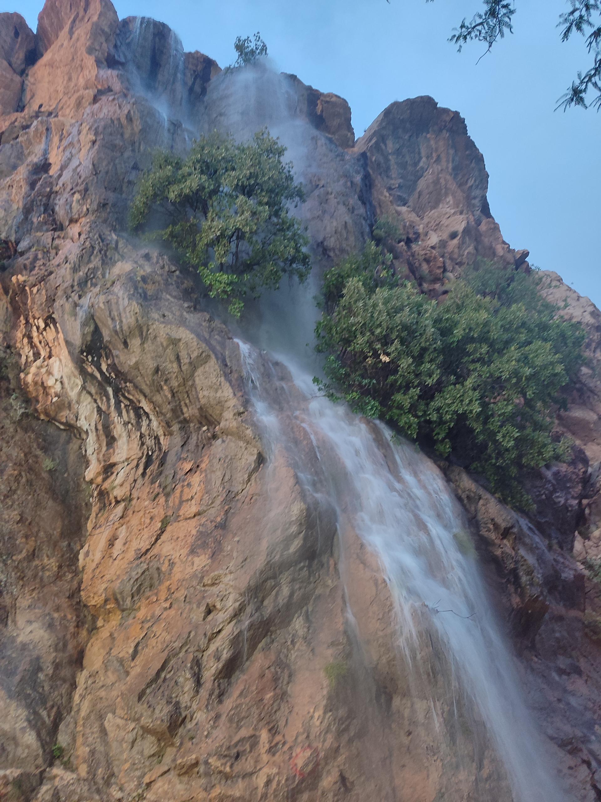 عکس آبشار سپیددشت