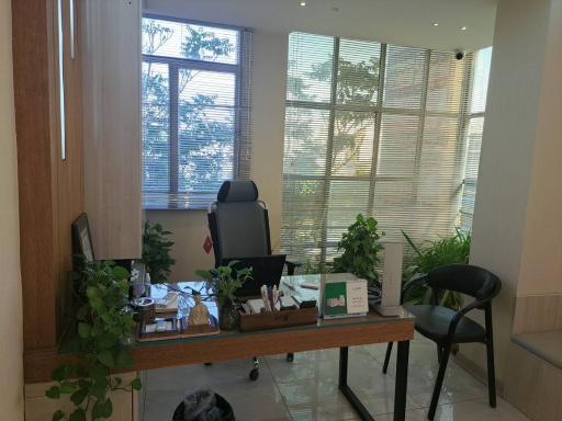 عکس دکتر محسن اکبرزاده متخصص داخلی 