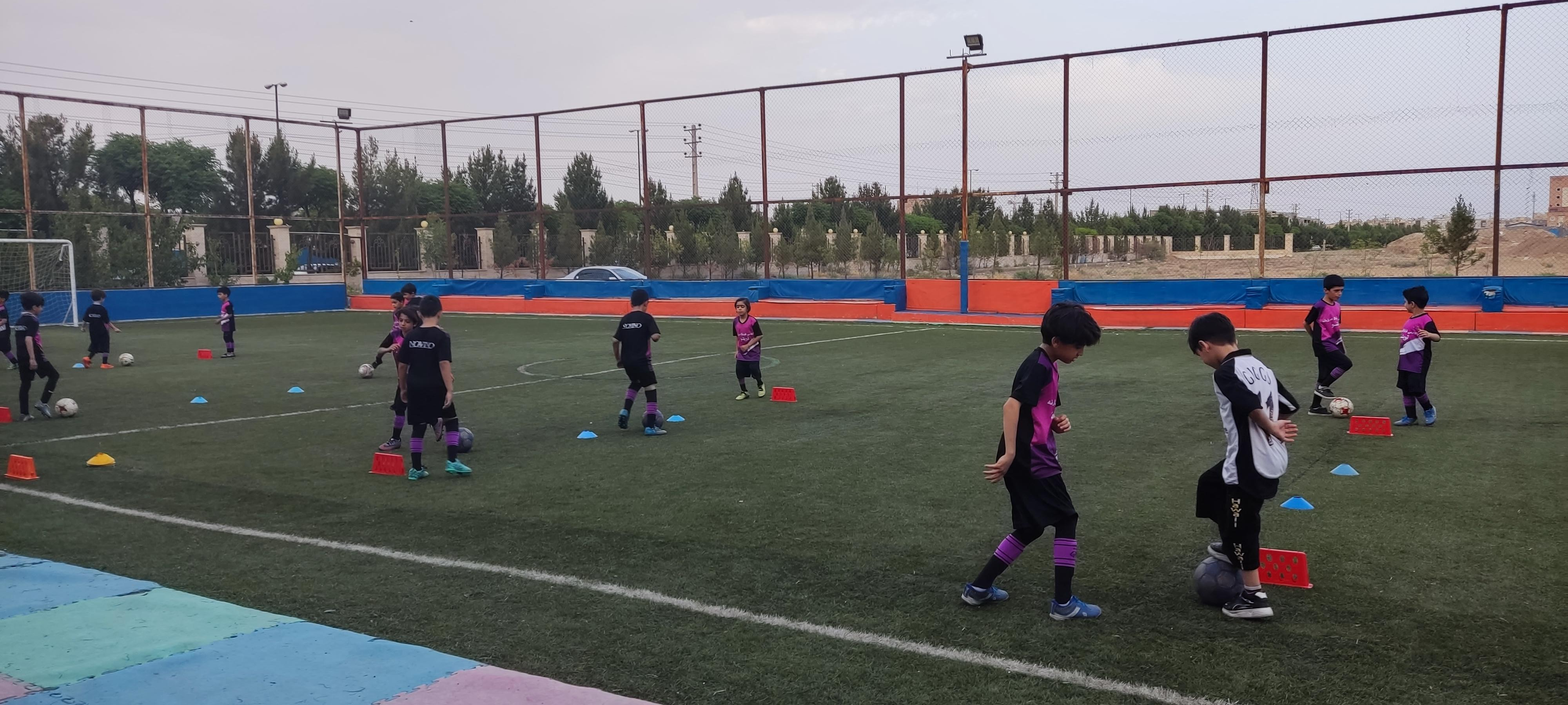 عکس سالن ورزشی بانک ملی شعبه پردیسان