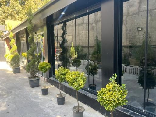 عکس باغچه رستوران سروش