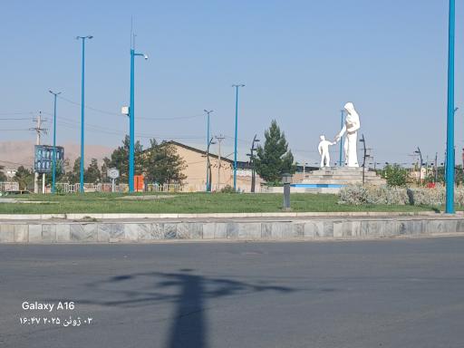 عکس میدان معلم
