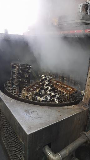 عکس موتورشویی و قطعه شویی پارسا 