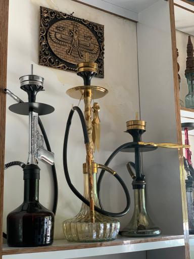عکس صنایع دستی و قلیان فروشی کارن
