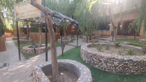 عکس رستوران سنتی کوچه باغ