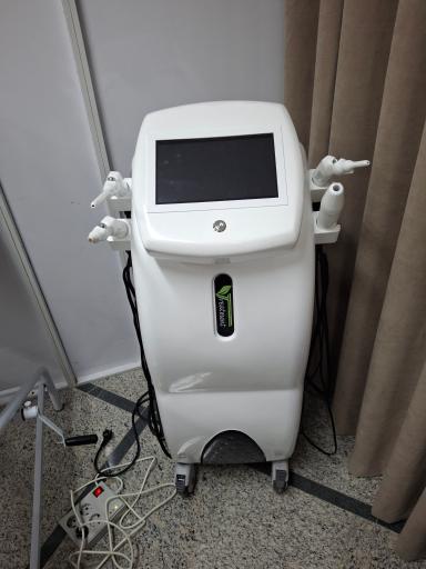 دکتر سمیرا زلقی متخصص زنان و زایمان