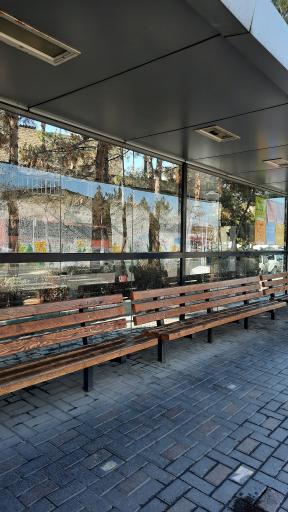 عکس ایستگاه اتوبوس چهارراه مخابرات