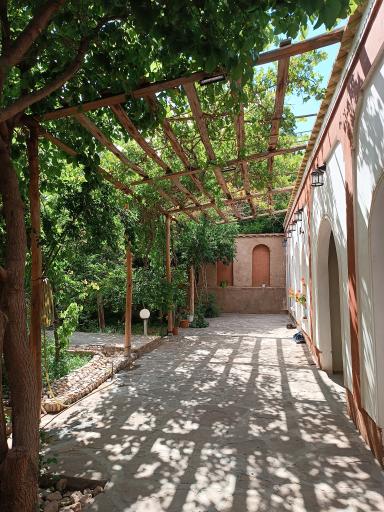 عکس خانه باغ سنتی دمواژه