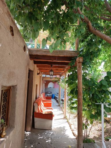 عکس خانه باغ سنتی دمواژه