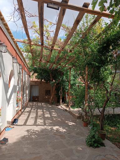 عکس خانه باغ سنتی دمواژه