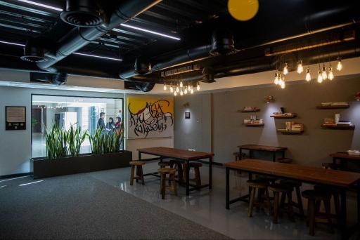 عکس مرکز کارآفرینی شریف