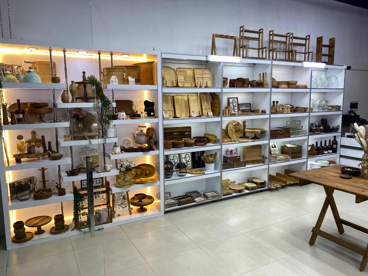 عکس فروشگاه هوم لوکس