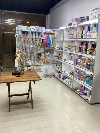 عکس فروشگاه هوم لوکس