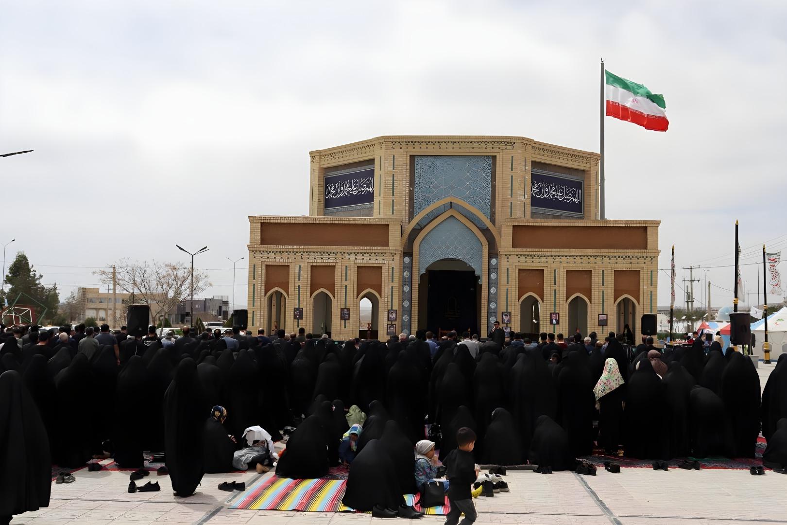 عکس مقبره هشت شهید گمنام 